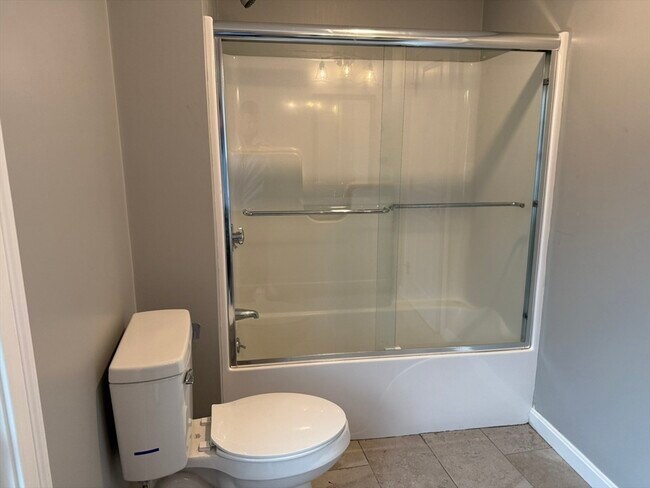 Building Photo - 10 Leyden St