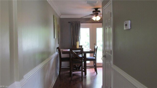 Building Photo - 350 San Roman Dr