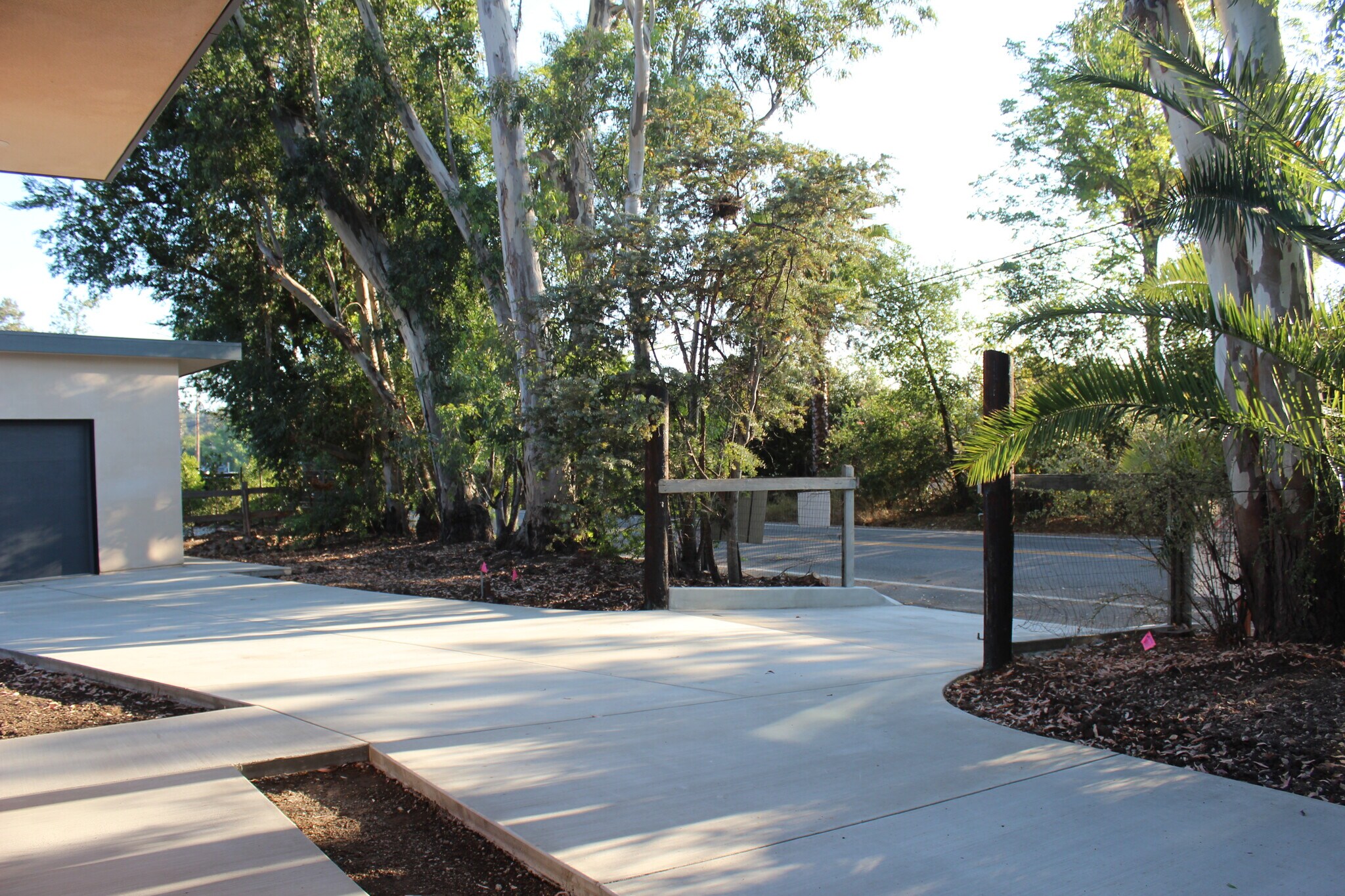 Building Photo - 1220 Rancho Dr