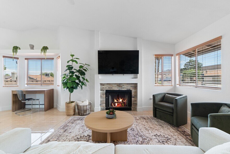 Building Photo - 329 Wintercress Dr