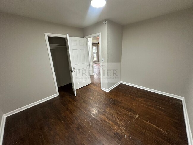 Building Photo - 5709 Bales Ave