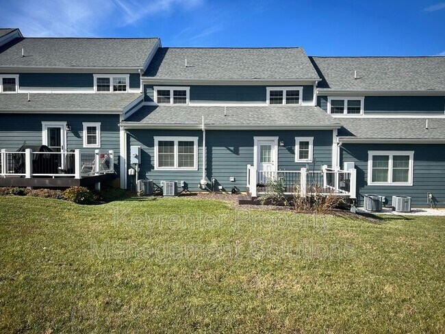 Building Photo - 18 Spring View Dr