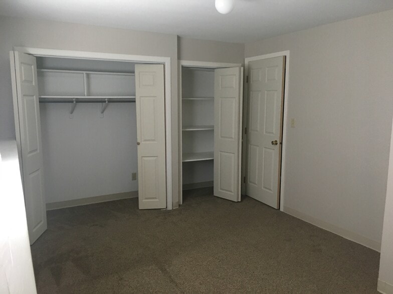 Building Photo - 1039 Crist Dr