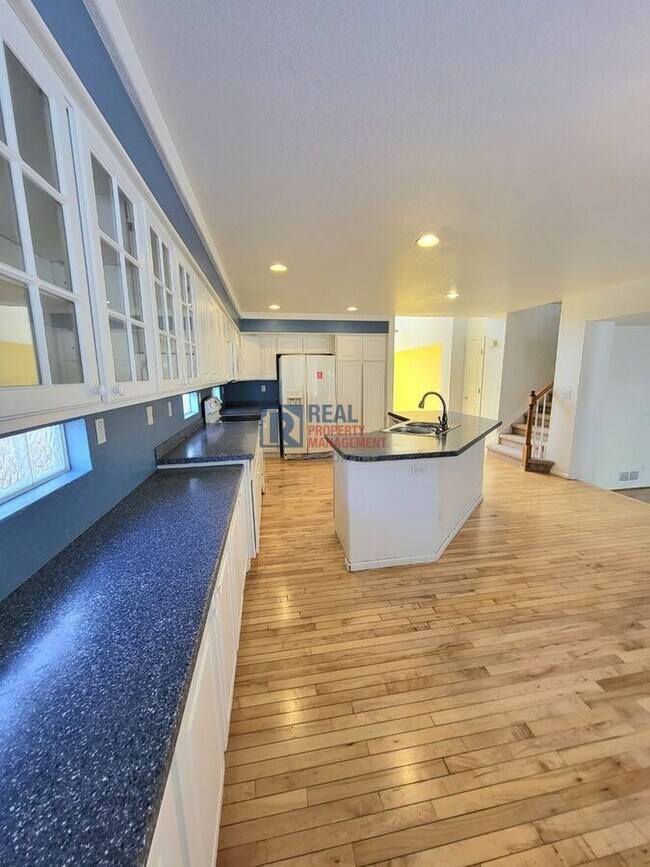 Building Photo - 4759 Waldenwood Dr