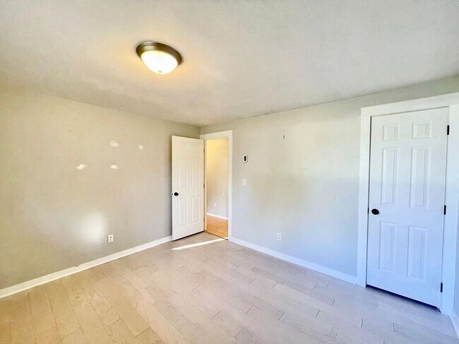 Building Photo - Great Home For Rent
