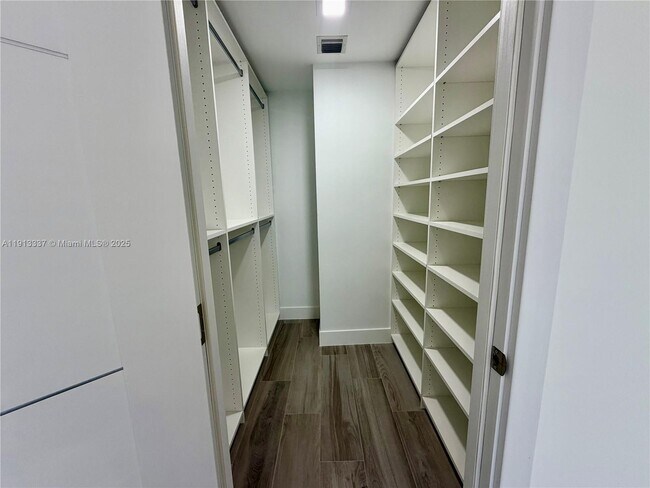 Building Photo - 550 Okeechobee Blvd