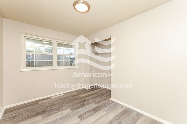 Building Photo - 5335 Flotron Dr