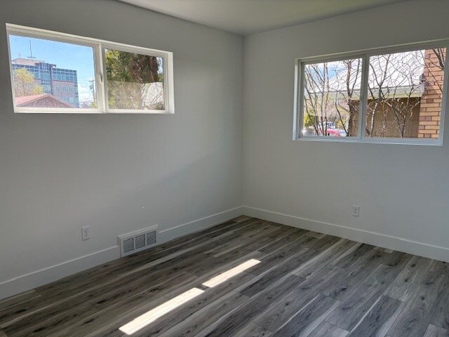 Building Photo - Newly remodeled house near the mall