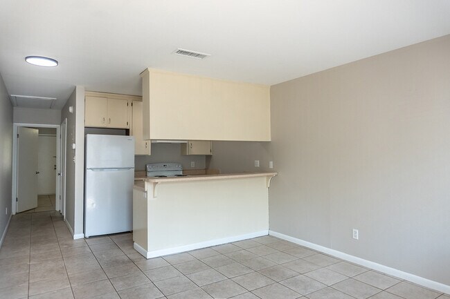 Building Photo - 414 Hayden Rd