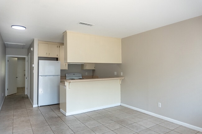 Building Photo - Hayden Road - 414 G