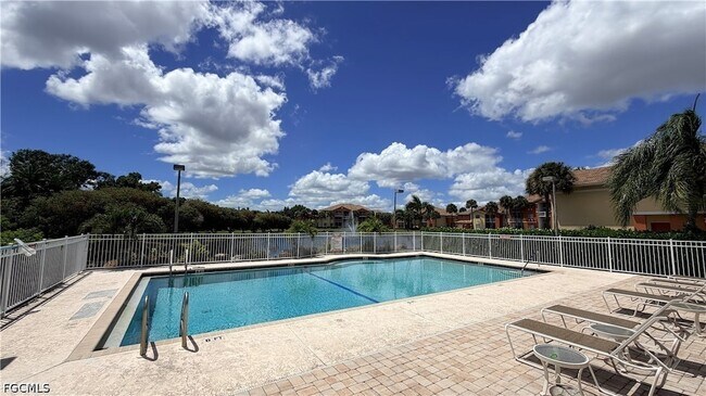 Building Photo - 6490 Aragon Way