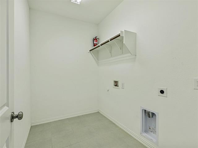 Building Photo - 1925 Emilia Dr