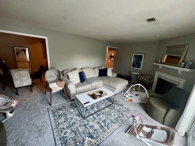 Building Photo - 9760 Bunker Hill Ln