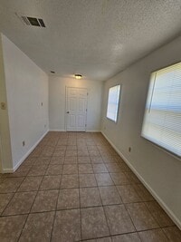 Building Photo - Moss Point 2 Bedroom