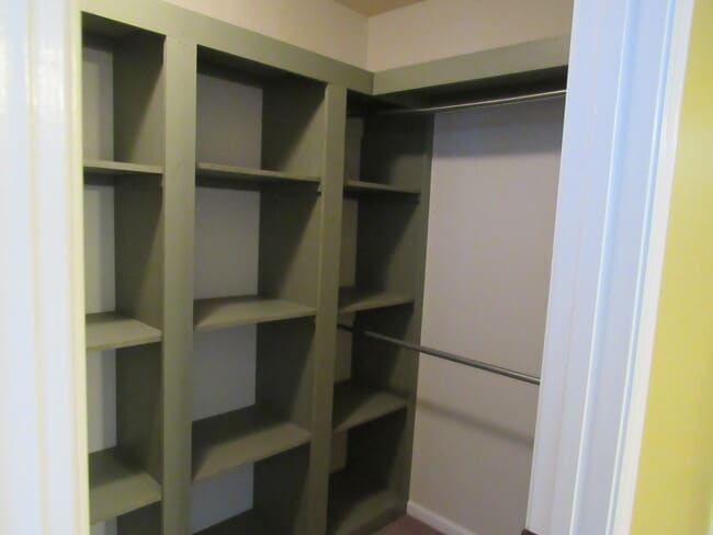 Building Photo - Contact Peggy 501 676 1758 Pets ok with approval