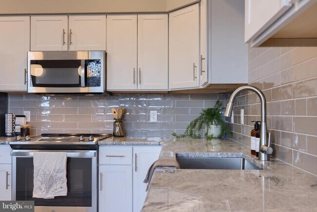 Building Photo - 9-213-UNI9 Jackson Dr