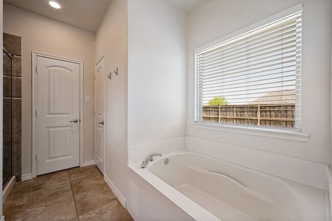 Building Photo - 10316 Cotulla Pl