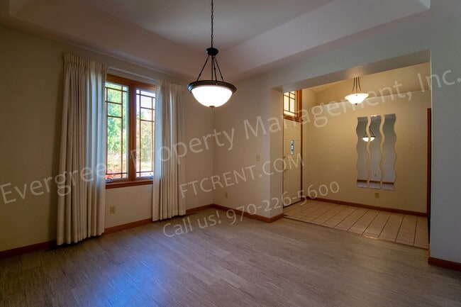 Building Photo - 1223 Red Oak Ct