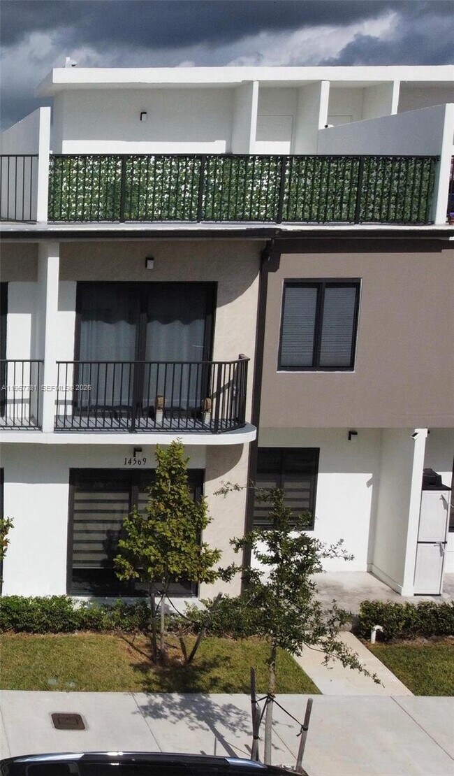 Building Photo - 14569 SW 261 St Ter