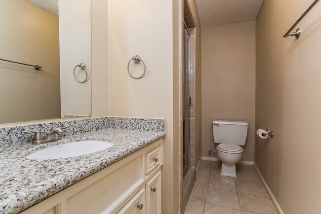 Building Photo - 3822 Stillview Dr