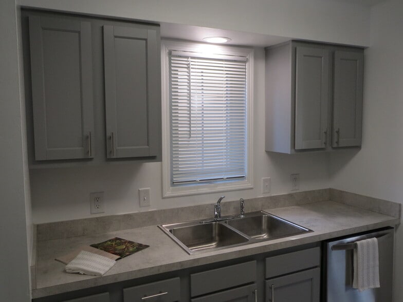 Building Photo - 5617 Ryewyck Dr