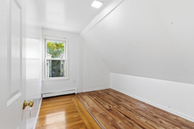 Building Photo - 68 Connecticut Ave