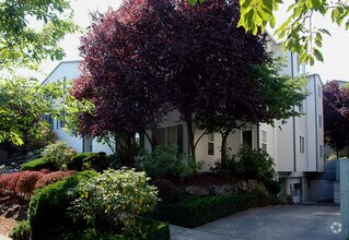 Building Photo - Bismark Apartments