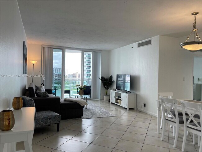 Building Photo - 3001 S Ocean Dr