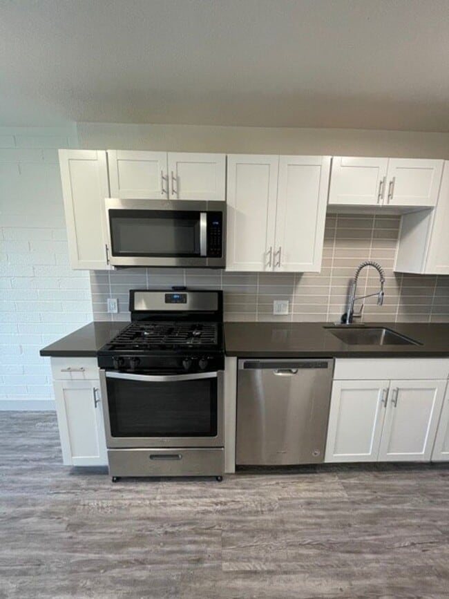 Building Photo - 3031 N 69th Pl