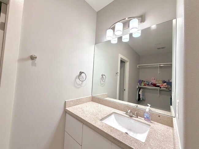 Building Photo - 9653 McPherson Rd