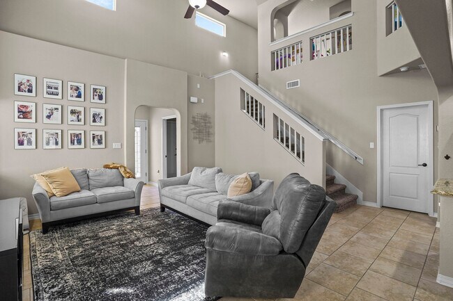 Building Photo - 3873 Loma Cortez Dr