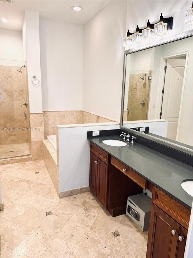 Building Photo - 7765 SW 54th Ct