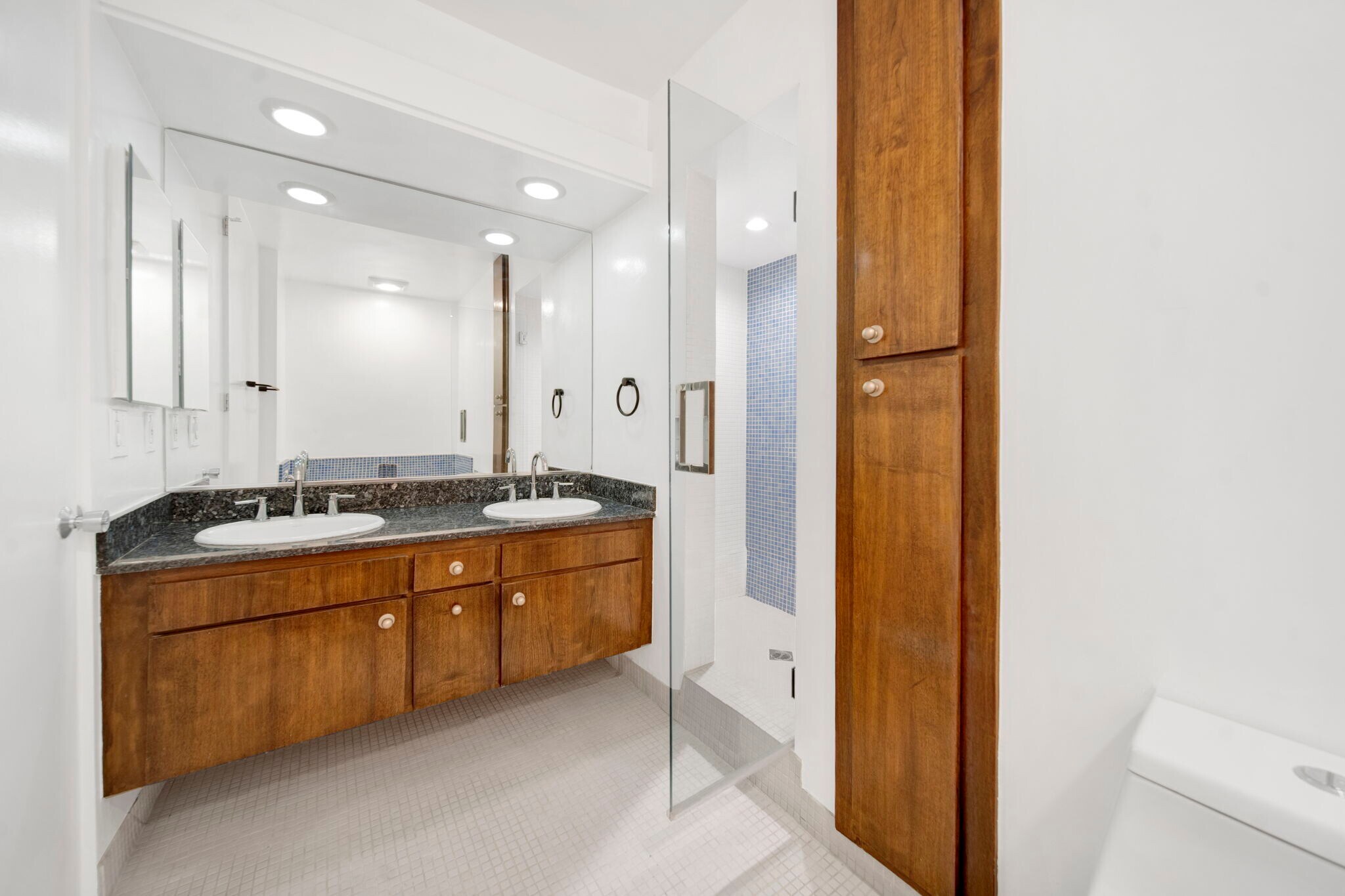 Building Photo - 1147 N Clark St