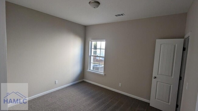 Building Photo - 222 Courage Wy