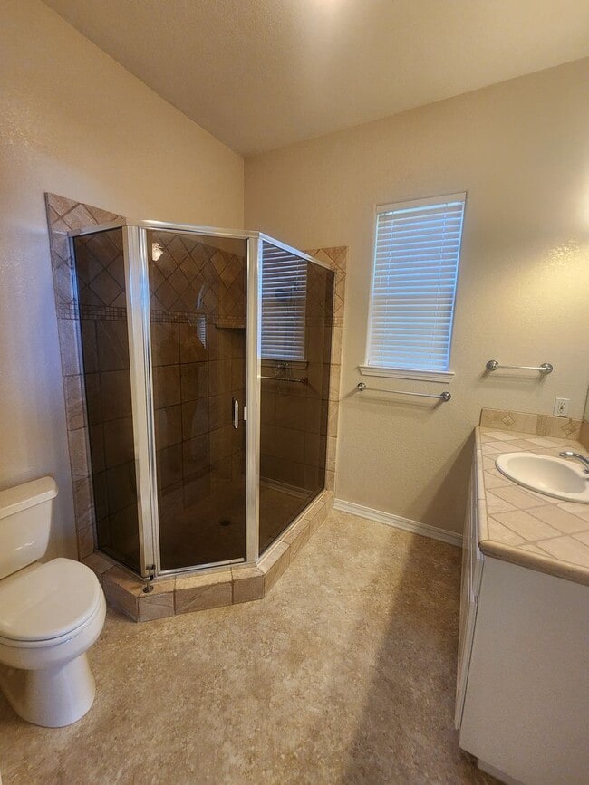 Building Photo - Gorgeous Country Home with View- ALL UTILI...