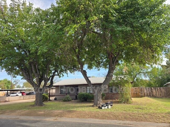 Building Photo - 103 W Hu Esta Dr