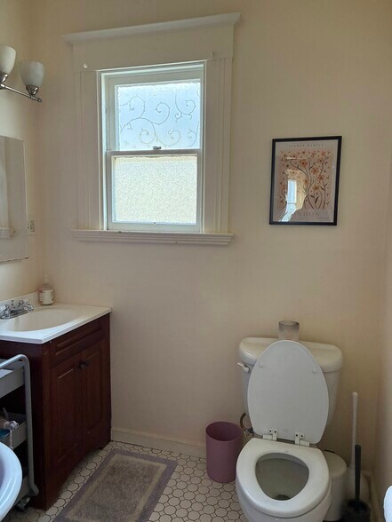 Building Photo - 2126 Blake St