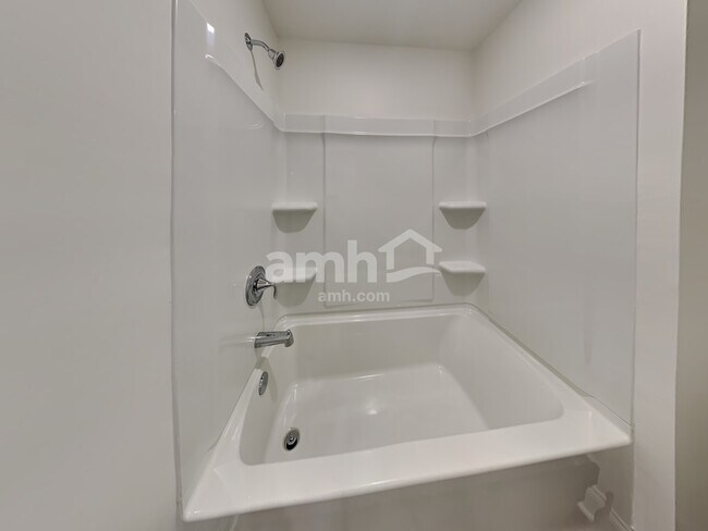 Building Photo - 2022 Windsor Park Ave