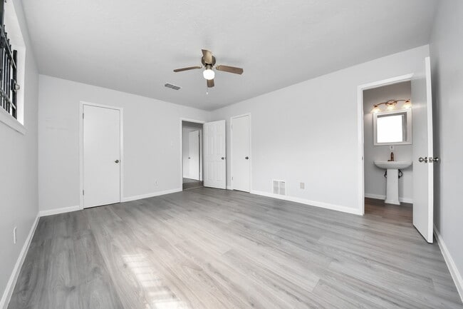 Building Photo - 4710 Lotus St