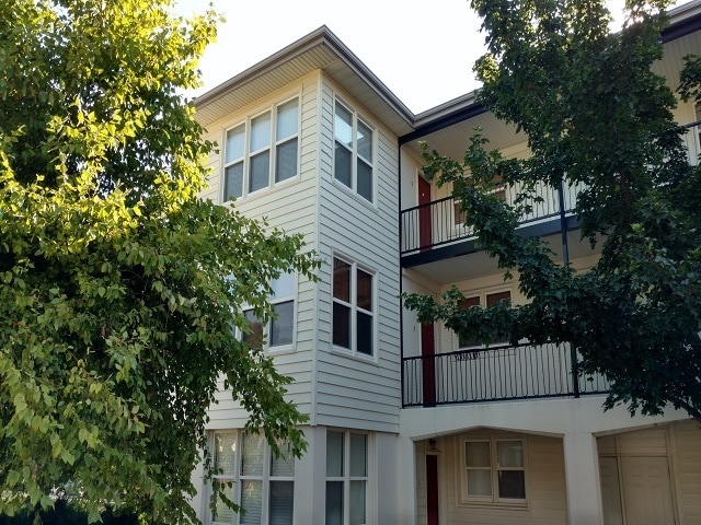 Building Photo - Apartment next to Bill Snyder Family Stadi...
