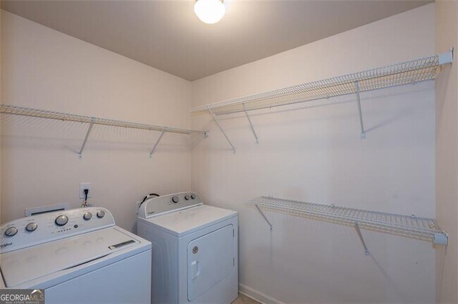 Building Photo - 1555 Creek Bend Ln NW
