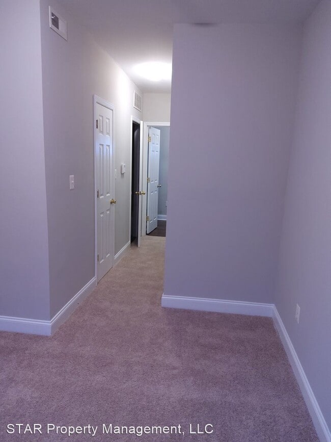 Building Photo - 2 br, 2 bath House - 1011 W. Cross St. - 1