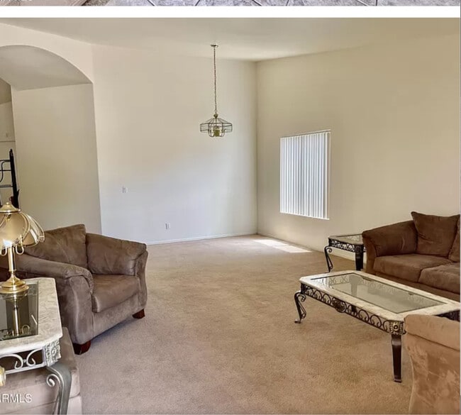 Building Photo - 608 W Rattlesnake Pl