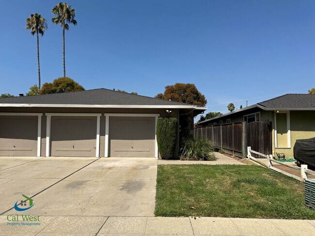 Primary Photo - 01167 - P - 5863/5865 Hillview Ave. - OWNE...