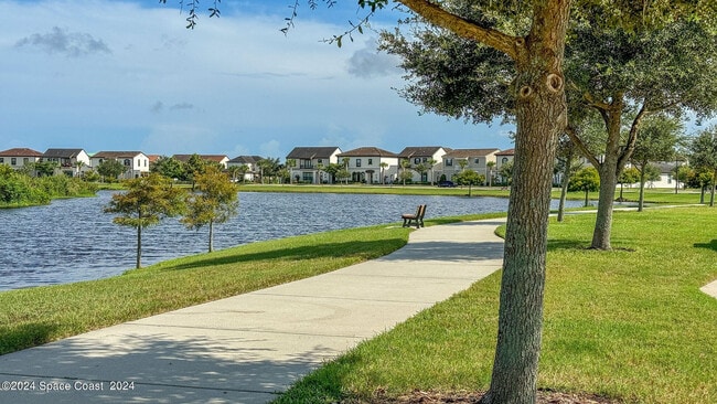 Building Photo - 2713 Rodina Dr