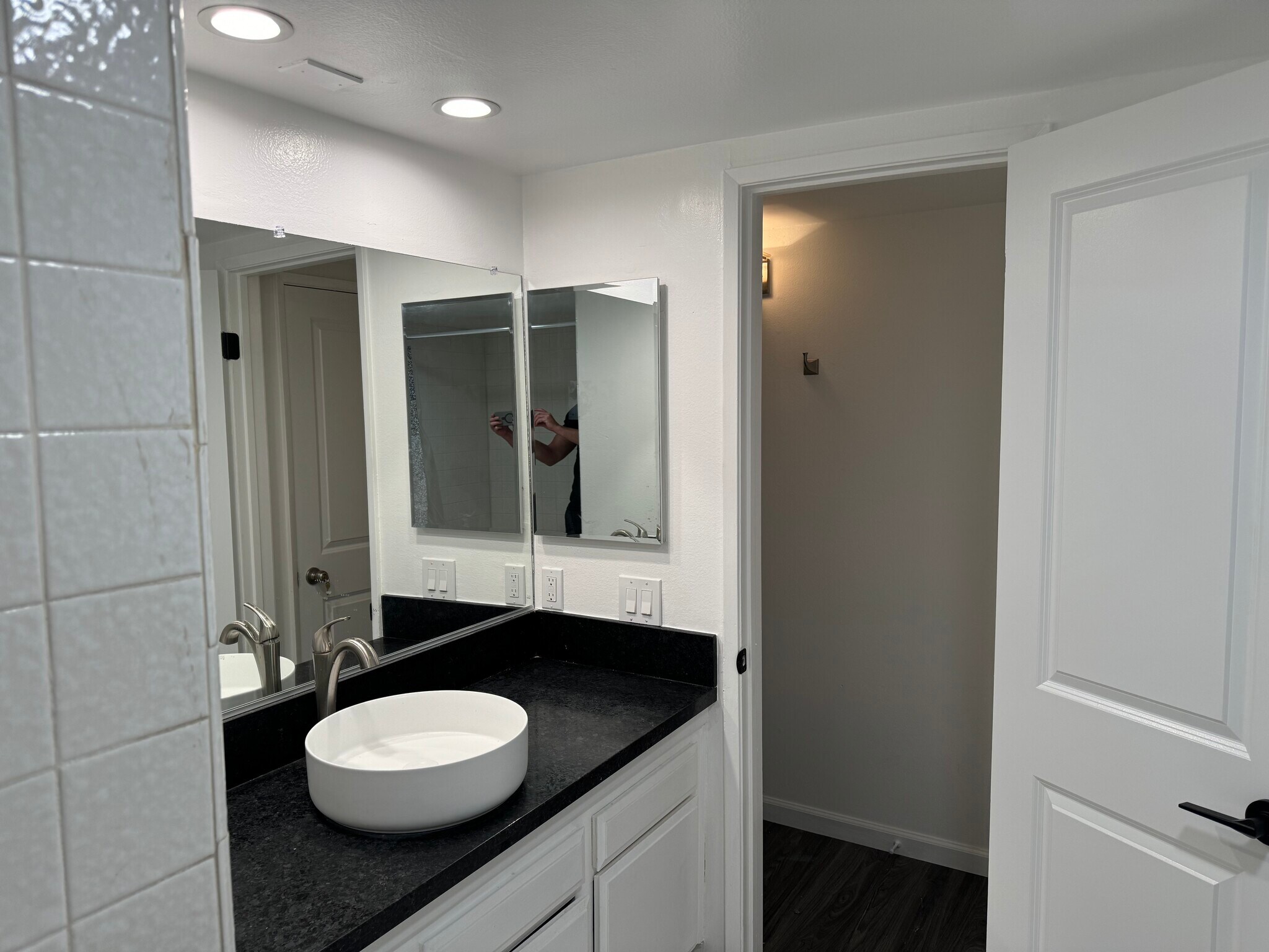 Secondary from shower angle - 2700 Cahuenga Blvd E