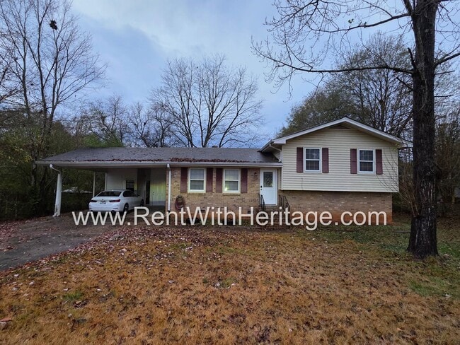 Building Photo - GREAT NEWS! 3 BEDROOM/ 2 BATH HOME WITH PARTIAL FINISHED BASEMENT