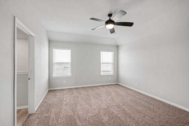 Building Photo - 4 Bed, 2.5 Bath Home in Hightop Ridge with Open Floor Plan