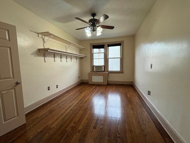 Building Photo - 13 W 27th St