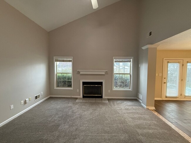 Building Photo - 568 Wellington Gardens Dr